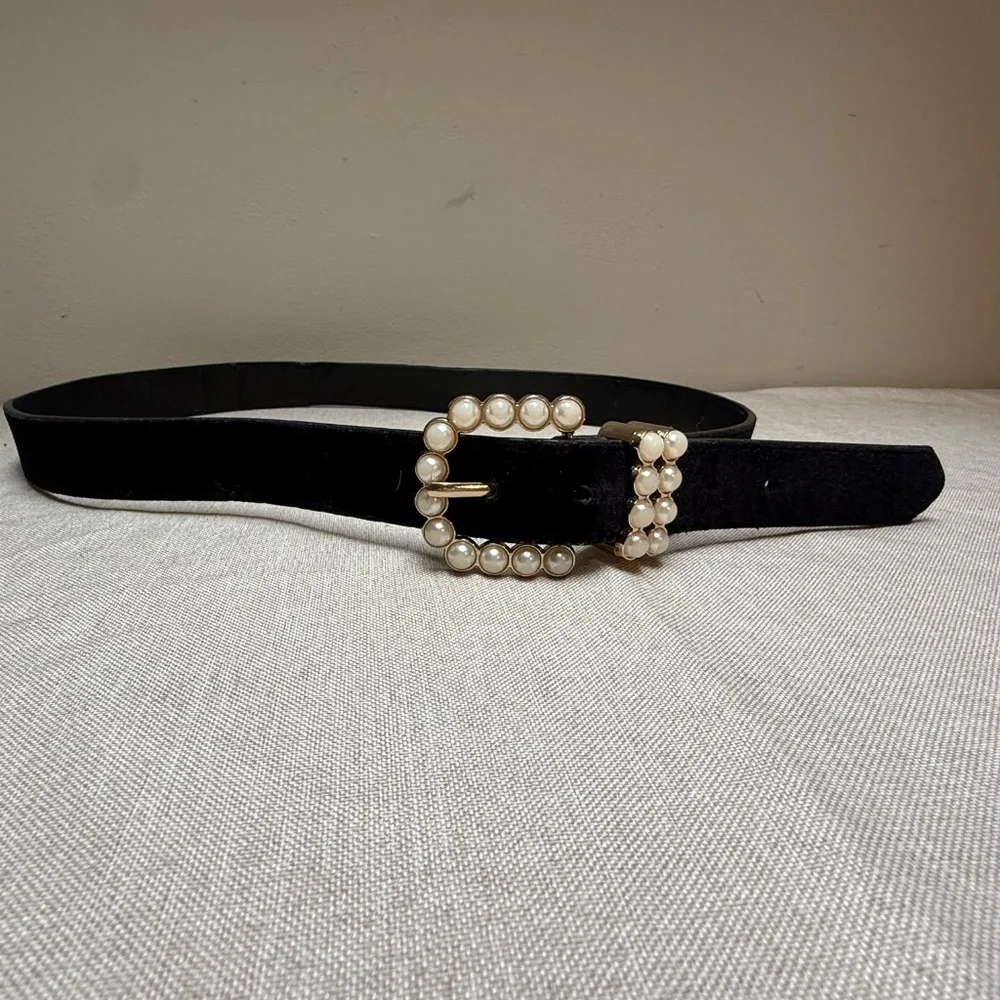 Black Velvet Belt With Faux Pearl Buckle S/M